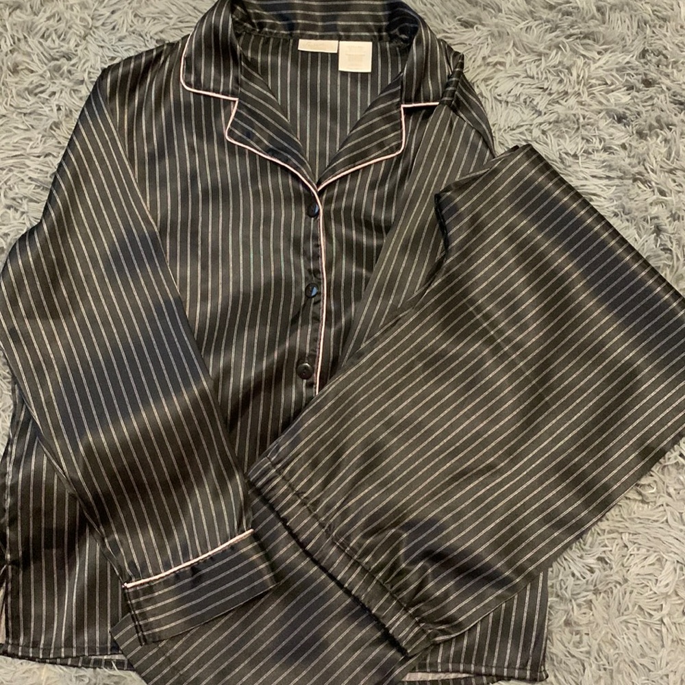 Secret Treasures sleepwear ladies small excellent condition
